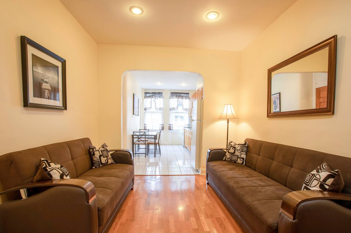 Spacious 2-Bedroom in Ridgewood – Prime Location Near the Train