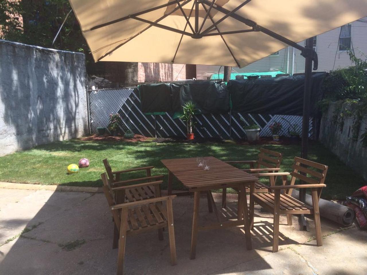 ¡Hermoso studio disponible en Ridgewood! 🏡