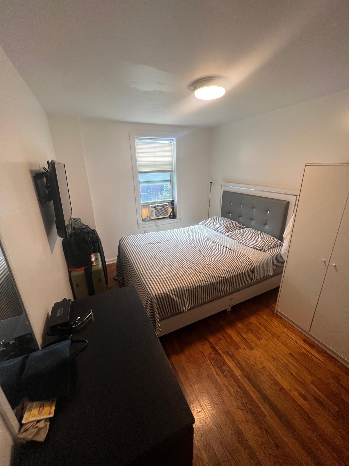 Habitación Para Dama Jackson Heights