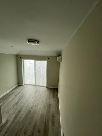 Habitación con balcón y linda vista