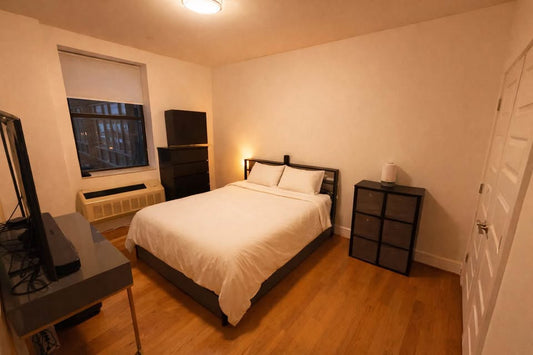 Habitación privada sin amoblar en elmhurst, Queens, frente al Mall