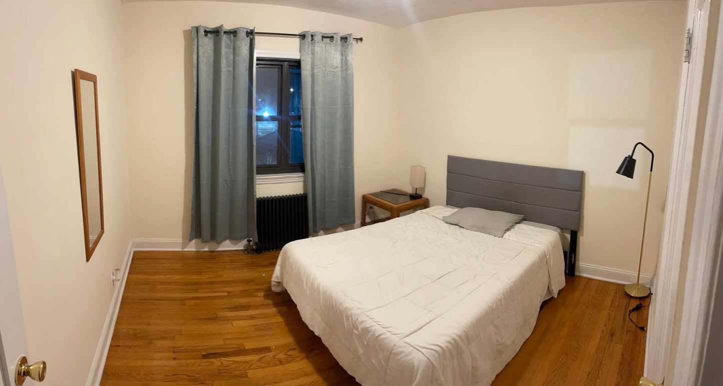 Se renta habitación. Espacio limpio, ambiente familiar. No hay niños.