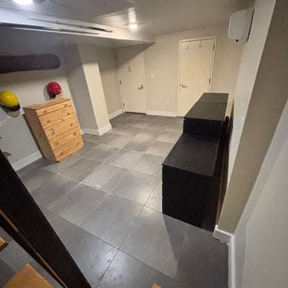 Basement semi-amoblado en bedstuy con entrada independiente