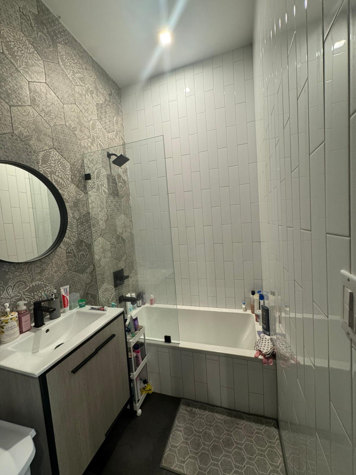 Habitación privada amoblada con patio Privado