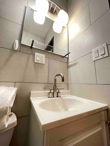¡Hermoso studio disponible en Ridgewood! 🏡
