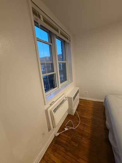 Private room in Queens, near the 7 train.