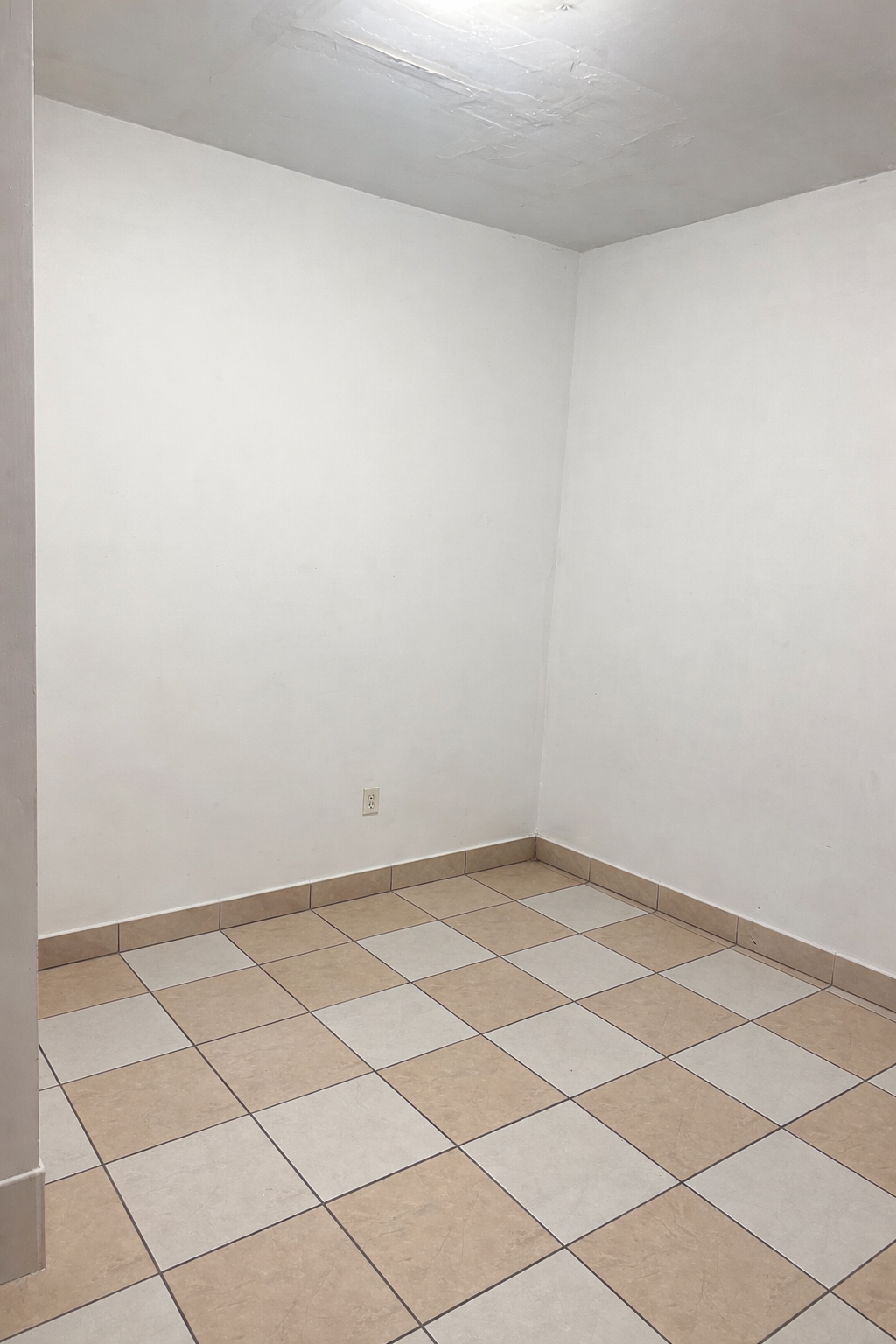 Private room on Junction Blvd in Queens