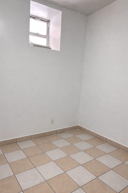 Private room on Junction Blvd in Queens