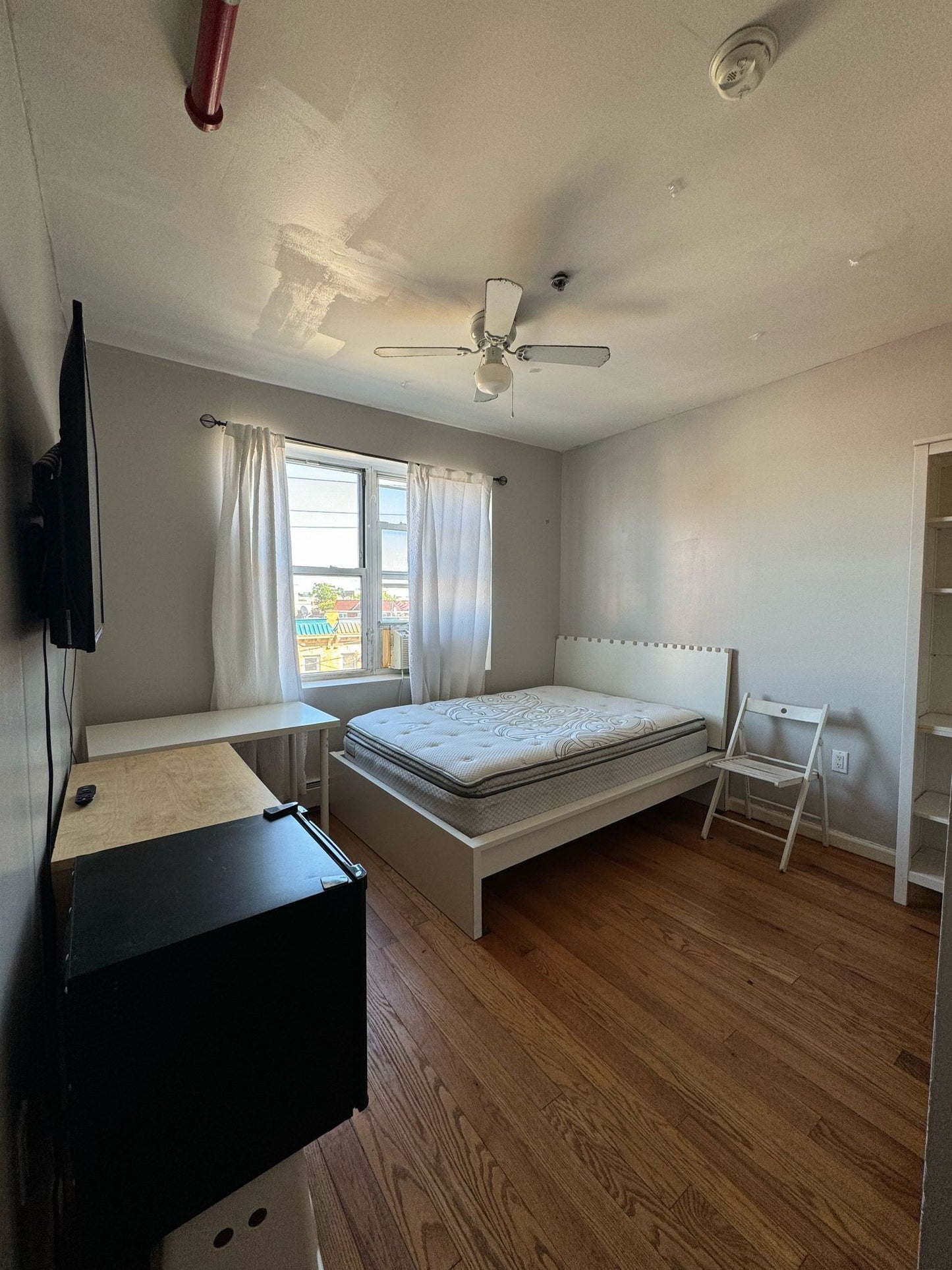 Private room in Corona with private bathroom for two people