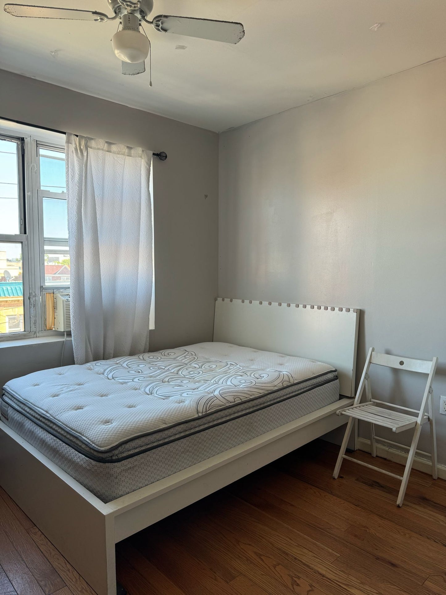 Private room in Corona with private bathroom for two people