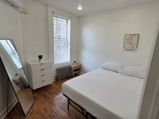 Spacious Room in East New York – Perfect for Women
