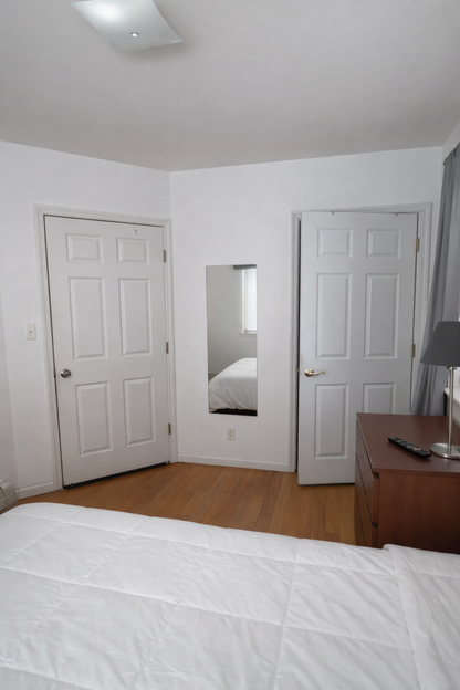 ¡Hermosa Habitación Amoblada en Woodside – Disponible Ahora! 🏡 Primer Piso ✨