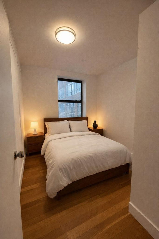 Habitación privada sin amoblar en Elmhurst, Queens. Frente al Mall
