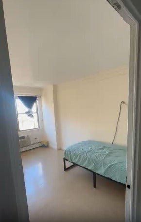 Room for rent in Corona!