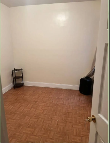 En el bronx, se renta habitación hermosa