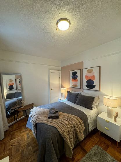 Apartment for 1 person for rent in Astoria!