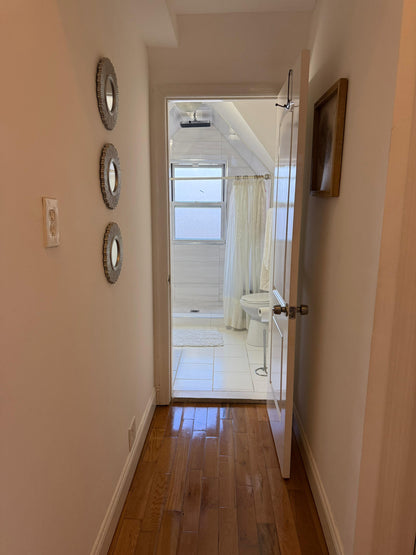 Room in the Bronx in a Private House – Close to Everything, with Access to Patio and Balcony