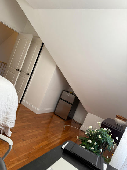 Room in the Bronx in a Private House – Close to Everything, with Access to Patio and Balcony