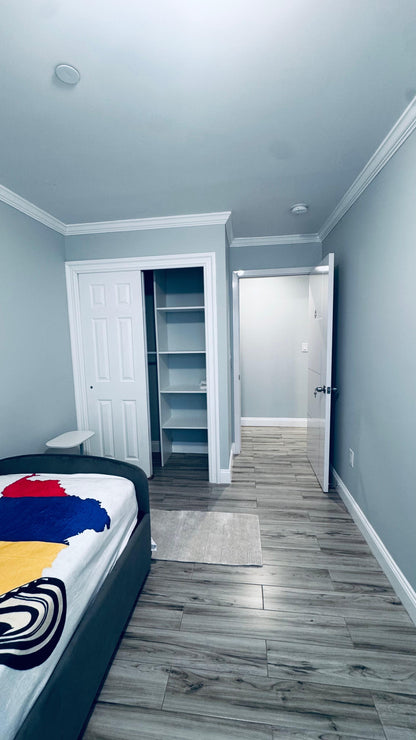 Furnished room in St. Albans, 10 minutes from JFK airport, easy transport