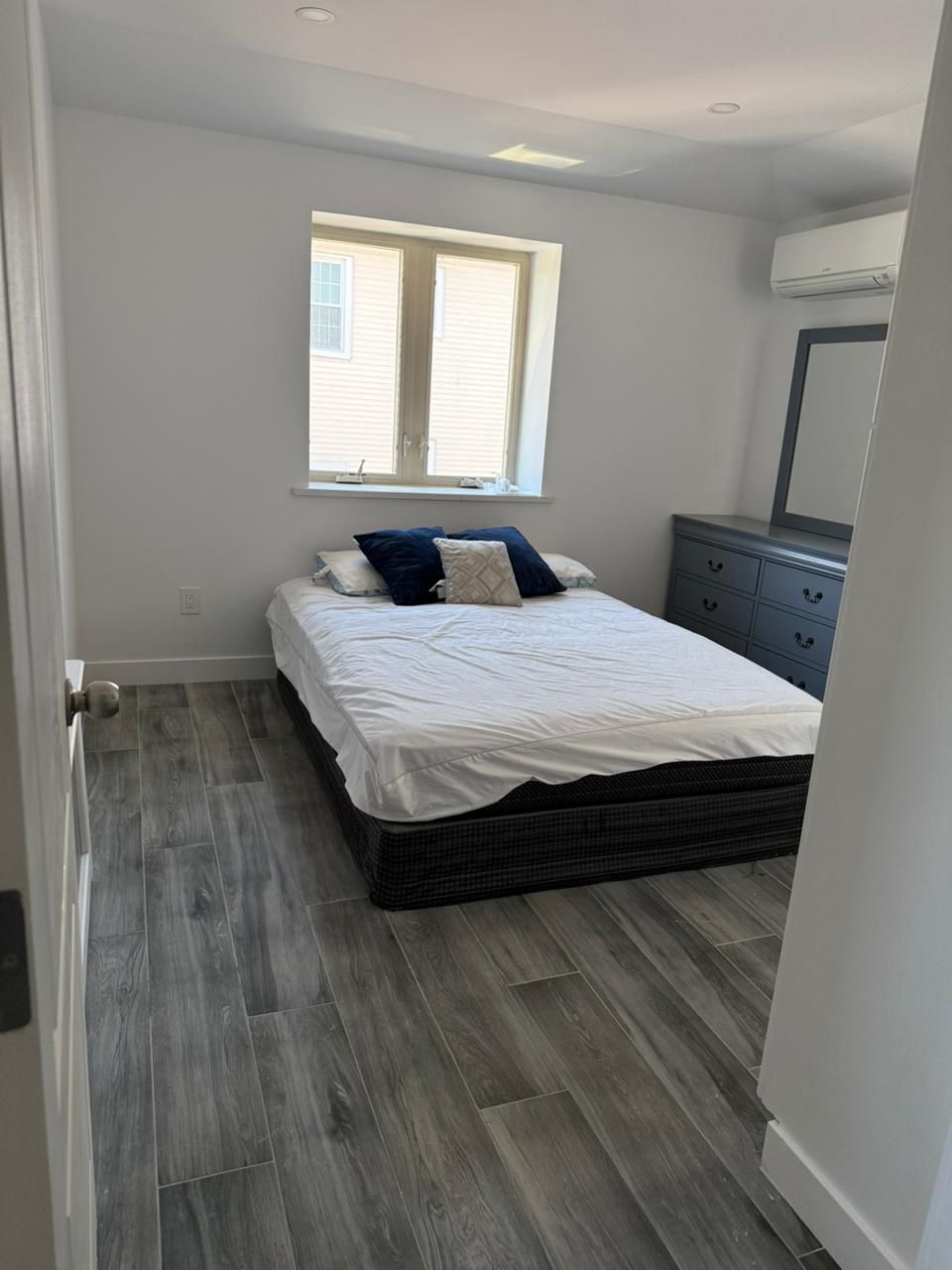 Beautiful Room in Maspeth, Queens – Comfort and Peace in NYC!