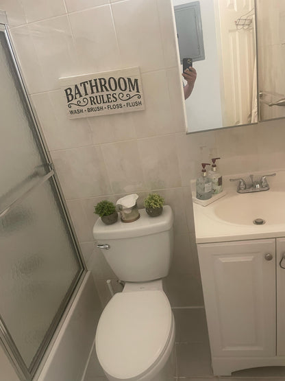 Furnished Room with Private Bathroom in Forest Hills, Queens