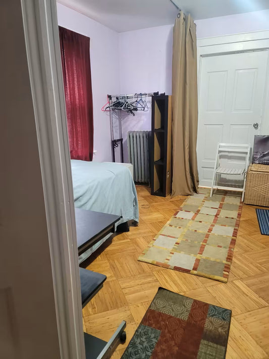 Private Room for Rent by Week in Glendale