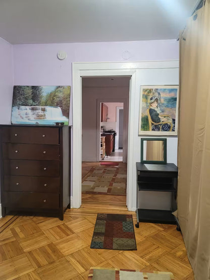 Private Room for Rent by Week in Glendale
